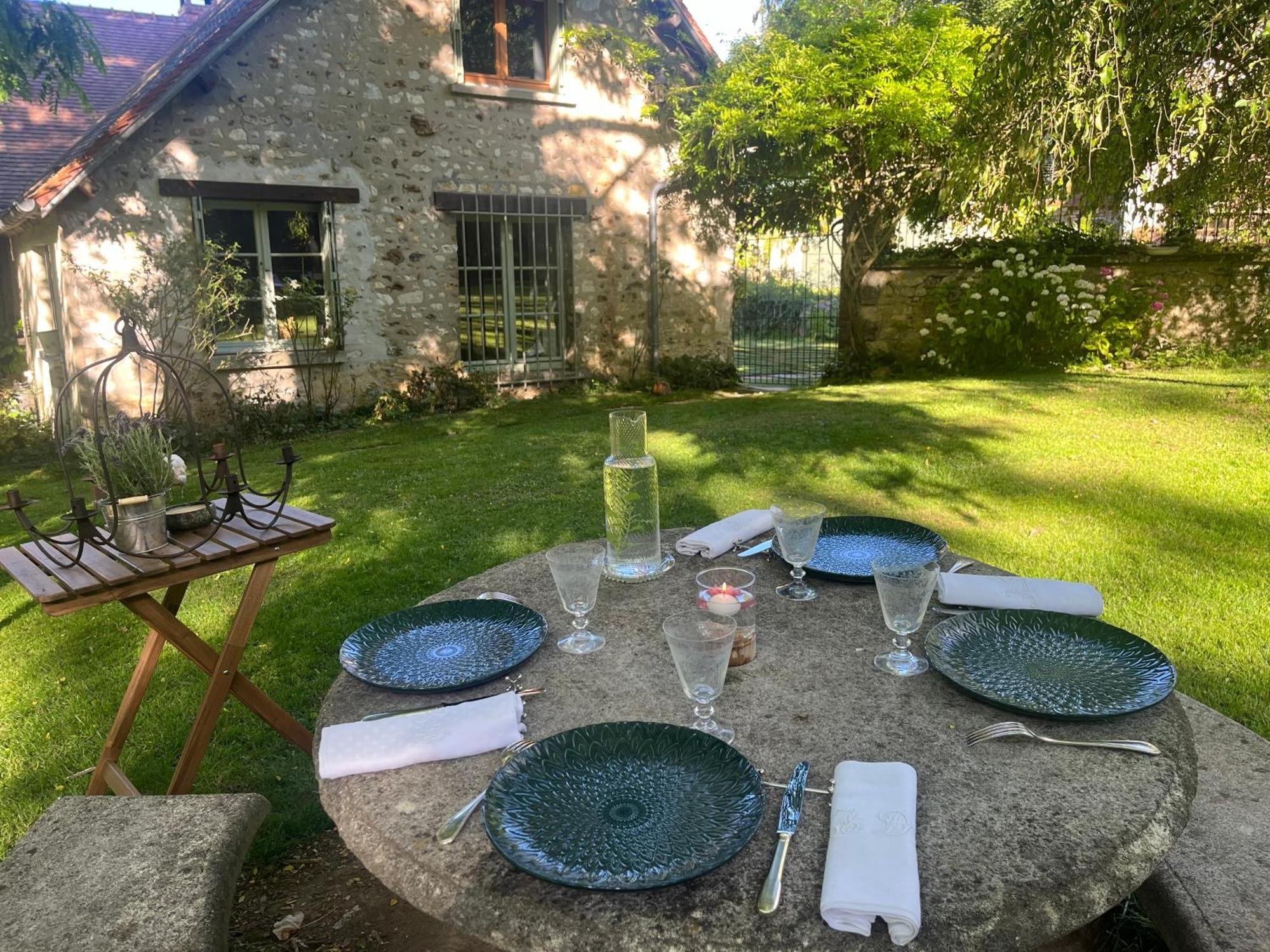 Le Clos Des Songes Blaru Екстериор снимка